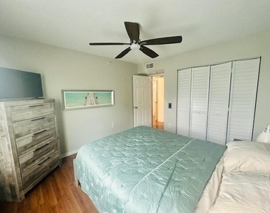402 Villa Circle - Photo Thumbnail 15