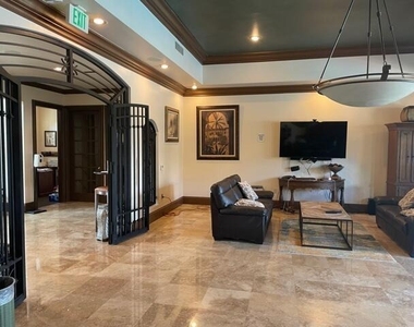 402 Villa Circle - Photo Thumbnail 36
