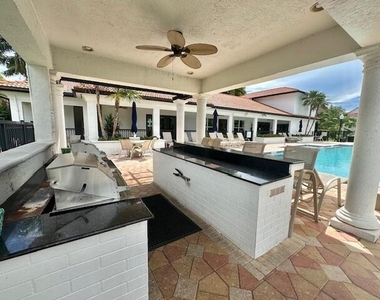 402 Villa Circle - Photo Thumbnail 33