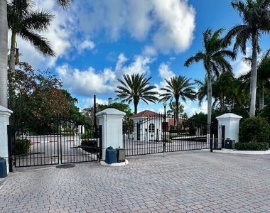 402 Villa Circle - Photo Thumbnail 27