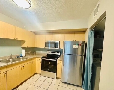 402 Villa Circle - Photo Thumbnail 5