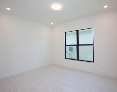 5576 Captiva Lane - Photo Thumbnail 20