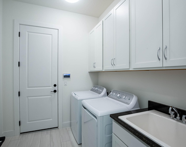 5576 Captiva Lane - Photo Thumbnail 12