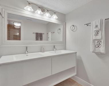 12641 Westhampton Circle - Photo Thumbnail 22