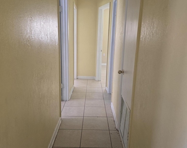 3751 Nw 36th Street - Photo Thumbnail 4
