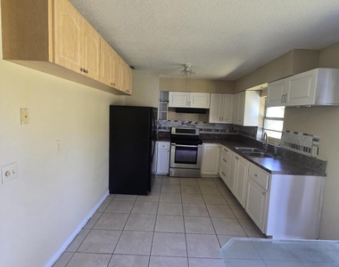 3751 Nw 36th Street - Photo Thumbnail 12