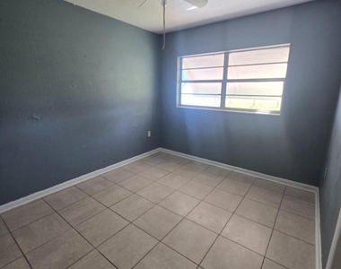 3751 Nw 36th Street - Photo Thumbnail 5