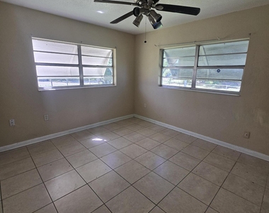 3751 Nw 36th Street - Photo Thumbnail 6