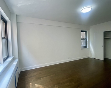 20 Beekman Place, 3F - Photo Thumbnail 9