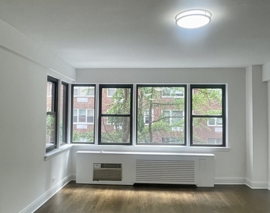 20 Beekman Place, 3F - Photo Thumbnail 2