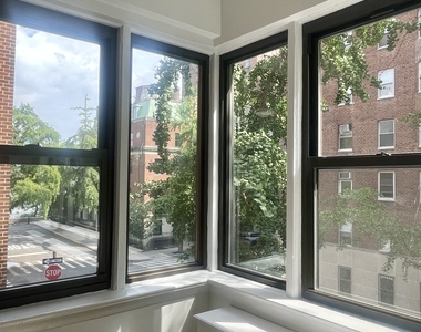 20 Beekman Place, 3F - Photo Thumbnail 3