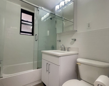 20 Beekman Place, 3F - Photo Thumbnail 11