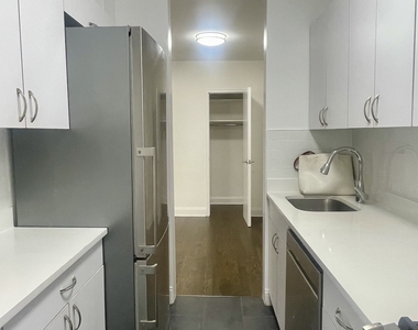 20 Beekman Place, 3F - Photo Thumbnail 7