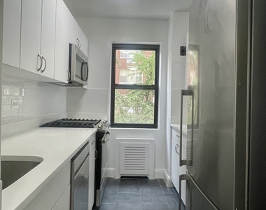 20 Beekman Place, 3F - Photo Thumbnail 5