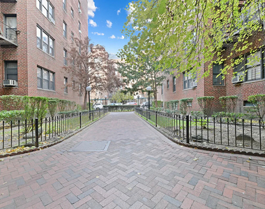 35th Avenue and 74th street  - Photo Thumbnail 7