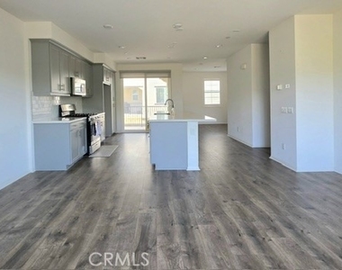 8141 Garden Park Street - Photo Thumbnail 3