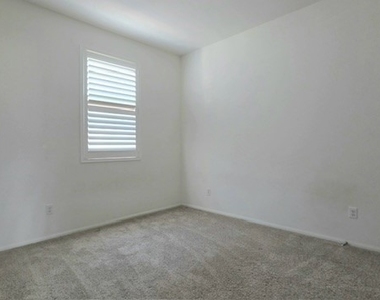 8141 Garden Park Street - Photo Thumbnail 13