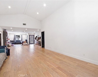 17713 Bullock St - Photo Thumbnail 12