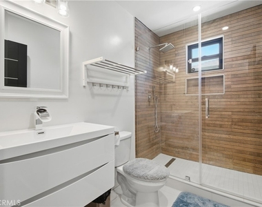 17713 Bullock St - Photo Thumbnail 29