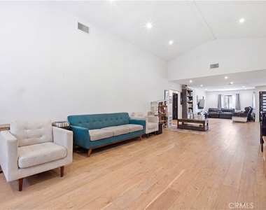 17713 Bullock St - Photo Thumbnail 11