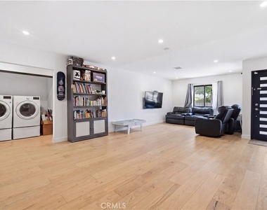 17713 Bullock St - Photo Thumbnail 8