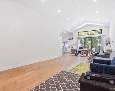 17713 Bullock St - Photo Thumbnail 9