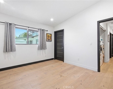 17713 Bullock St - Photo Thumbnail 18
