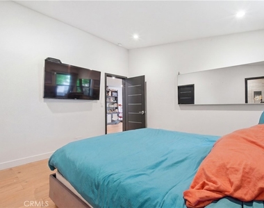17713 Bullock St - Photo Thumbnail 23