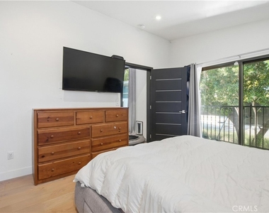 17713 Bullock St - Photo Thumbnail 27