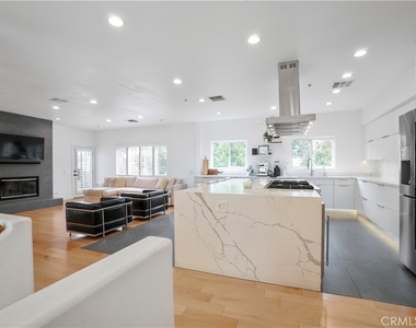 21545 Arcos - Photo Thumbnail 2