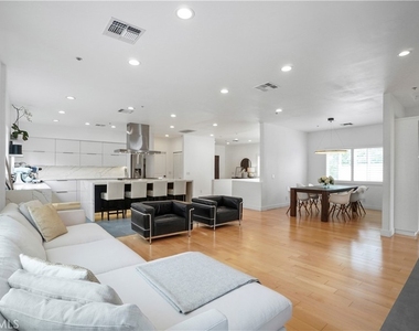 21545 Arcos - Photo Thumbnail 4