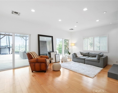 21545 Arcos - Photo Thumbnail 22