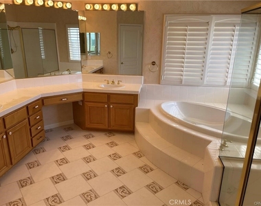 11736 Mariposa Bay Lane - Photo Thumbnail 6