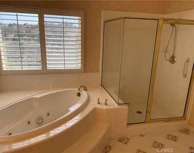 11736 Mariposa Bay Lane - Photo Thumbnail 7