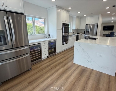 5855 Shirley Avenue - Photo Thumbnail 5