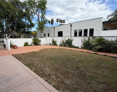 5855 Shirley Avenue - Photo Thumbnail 21