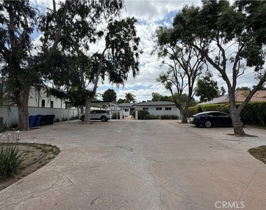 5855 Shirley Avenue - Photo Thumbnail 18