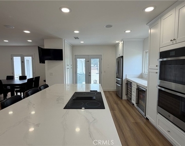 5855 Shirley Avenue - Photo Thumbnail 4