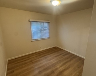714 Ocean Park Boulevard - Photo Thumbnail 10