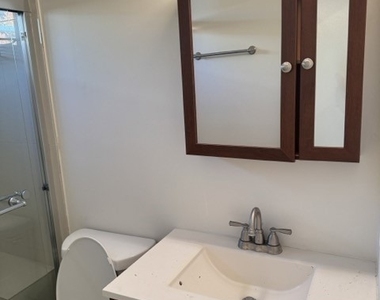 714 Ocean Park Boulevard - Photo Thumbnail 7