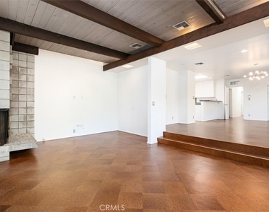 3946 Alta Mesa Drive - Photo Thumbnail 5