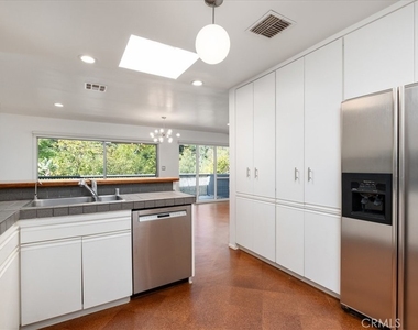 3946 Alta Mesa Drive - Photo Thumbnail 10
