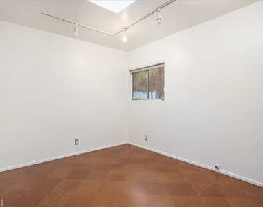 3946 Alta Mesa Drive - Photo Thumbnail 14