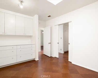 3946 Alta Mesa Drive - Photo Thumbnail 15