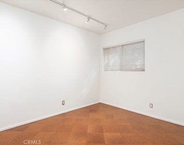 3946 Alta Mesa Drive - Photo Thumbnail 16