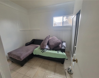 2047 Cambridge Street - Photo Thumbnail 4
