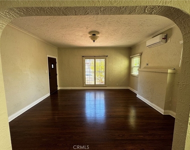 336 N Stanley Avenue - Photo Thumbnail 2