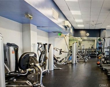 10501 Wilshire Boulevard - Photo Thumbnail 3
