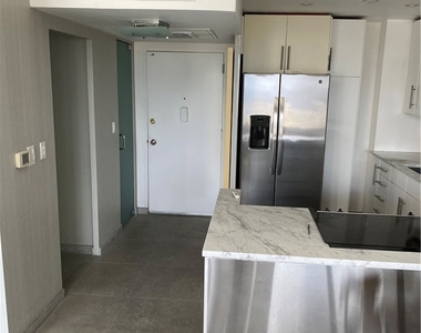 10501 Wilshire Boulevard - Photo Thumbnail 6