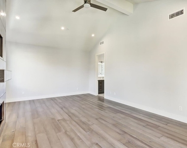 1908 Perry Avenue - Photo Thumbnail 16